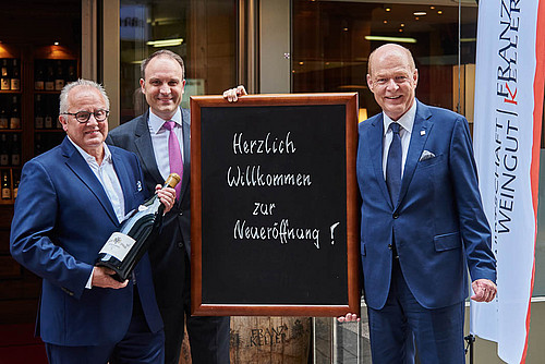 Die Eröffnung der Weinwirtschaft | Weingut Franz Keller und das Leysieffer Café im Althoff Hotel am Schlossgarten Stuttgart. Fotos : Frederik Dulay-Winkler