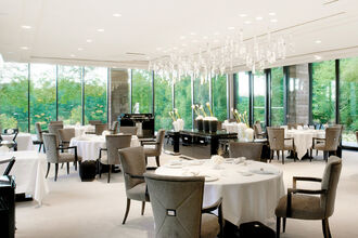 Restaurant Villa René Lalique impressions and views